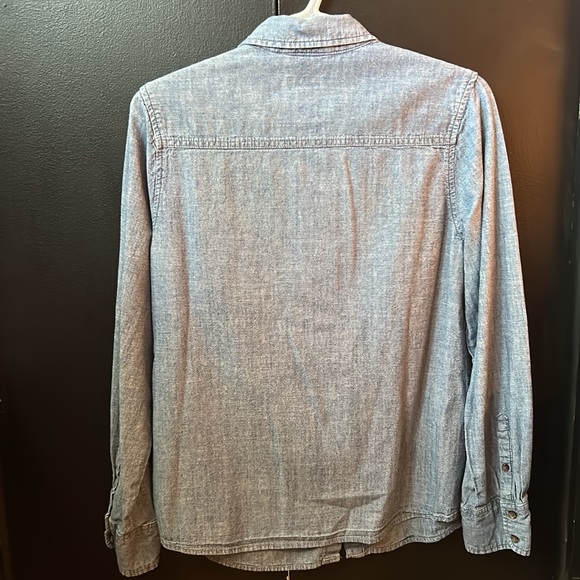 Merona Woman’s denim shirt. Size Medium. - Picture 3 of 10